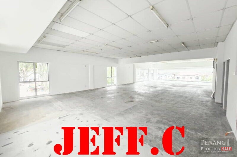 Shop Office at mainroad Farlim Business Centre corner 2400sf