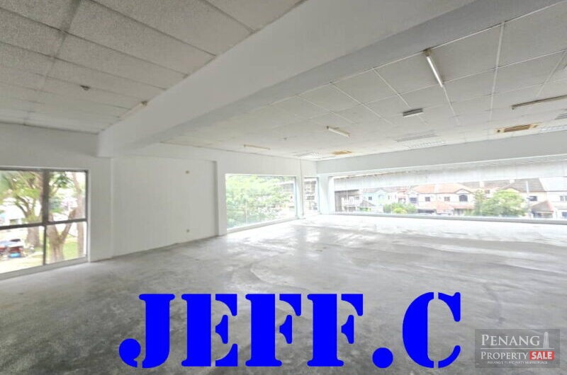 Shop Office at mainroad Farlim Business Centre corner 2400sf