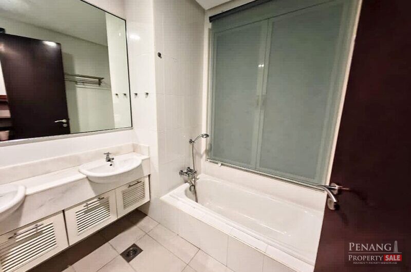 Ariza 2.5 Storey  Courtyard Terrace For Rent