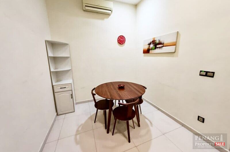 Ariza 2.5 Storey  Courtyard Terrace For Rent
