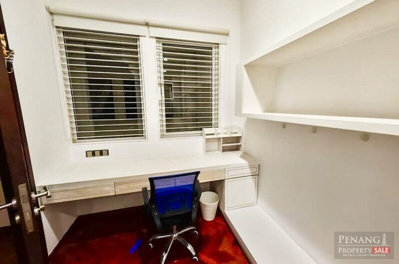 Ariza 2.5 Storey  Courtyard Terrace For Rent