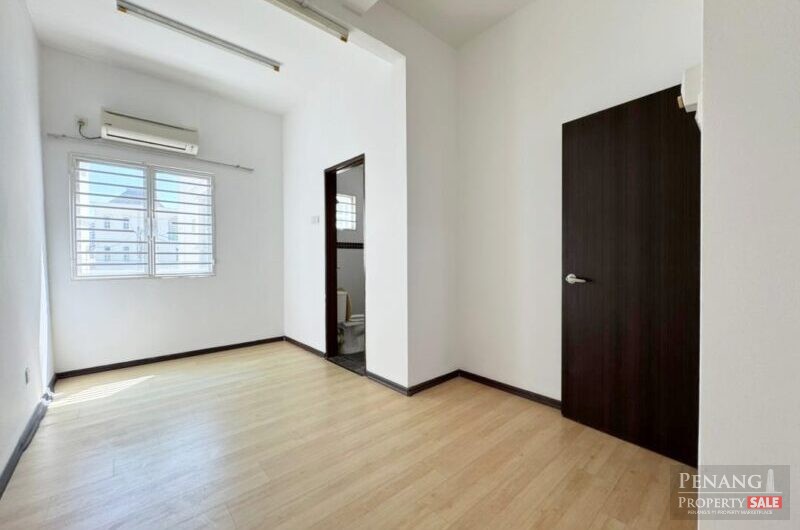 3 Storey Terrace Persiaran Pantai Jerjak near Queensbay Land 2400sf