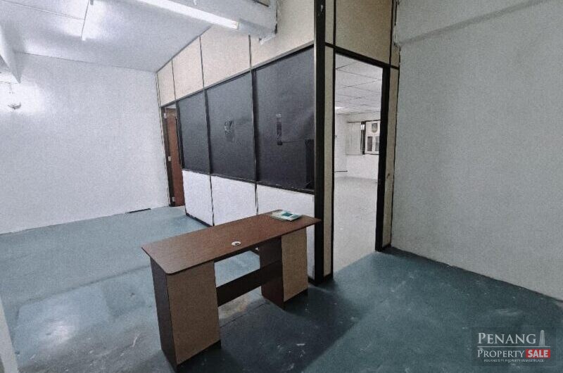 (FACING MAINROAD) First Floor Shoplot opposite Giant Bayan Baru For RENT