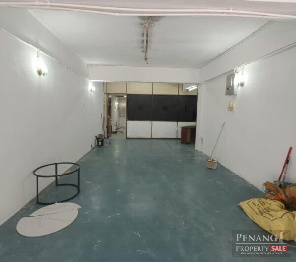 (FACING MAINROAD) First Floor Shoplot opposite Giant Bayan Baru For RENT
