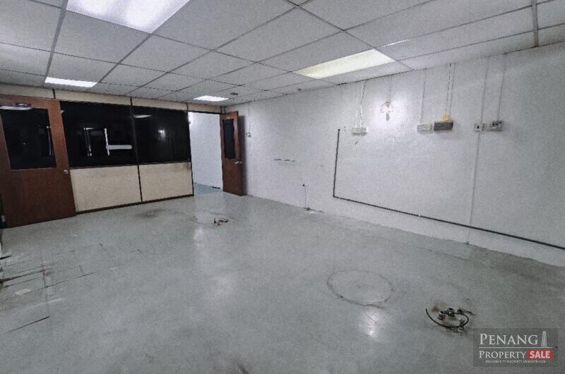 (FACING MAINROAD) First Floor Shoplot opposite Giant Bayan Baru For RENT