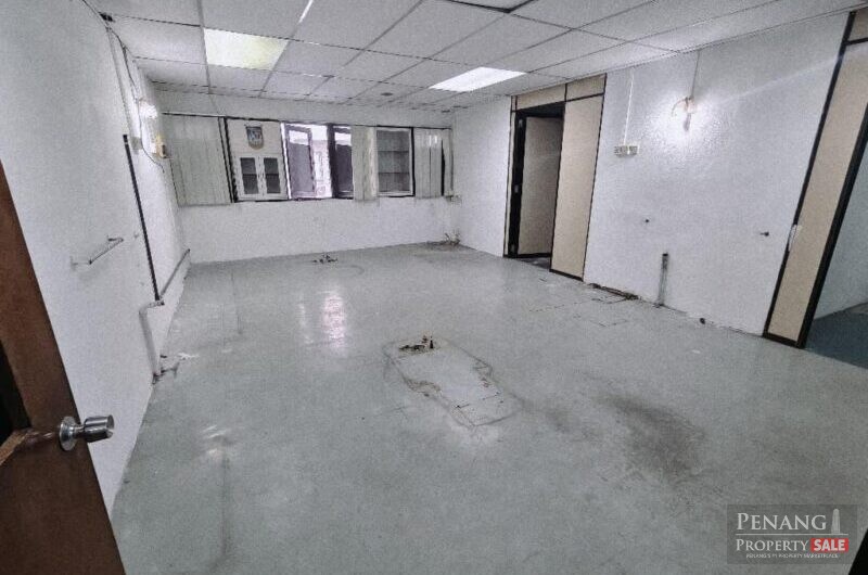 (FACING MAINROAD) First Floor Shoplot opposite Giant Bayan Baru For RENT