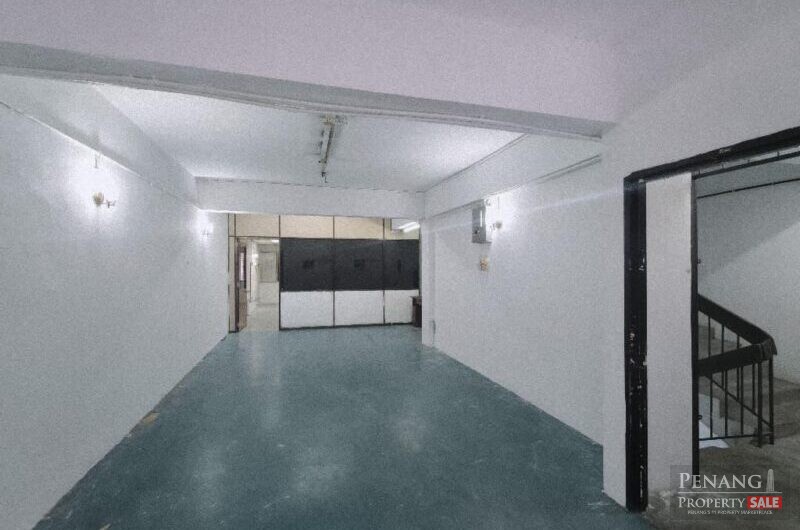 (FACING MAINROAD) First Floor Shoplot opposite Giant Bayan Baru For RENT