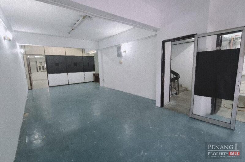 (FACING MAINROAD) First Floor Shoplot opposite Giant Bayan Baru For RENT