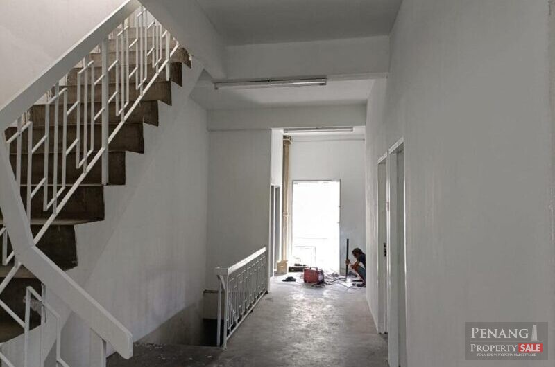 (PARTLY RENOVATED) Nearby Kwang Hwa Primary GF Shoplot, Raja Uda, Butterworth For RENT