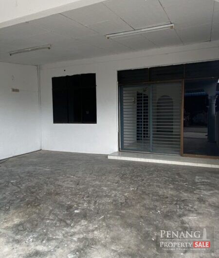 Taman Merak, Simpang Ampat