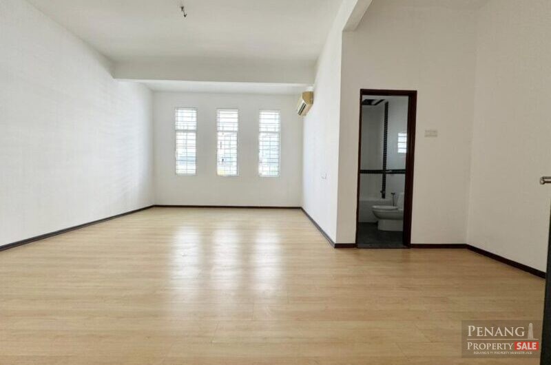 3 Storey Terrace Persiaran Pantai Jerjak near Queensbay Land 2400sf