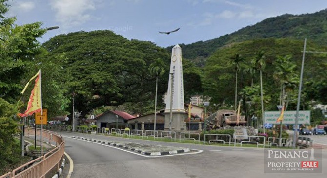 Single Storey Bungalow Facing Main Road