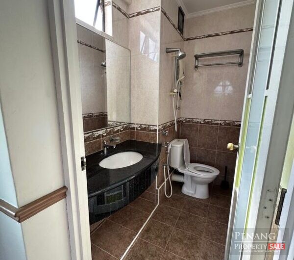 Lavinia Condo at Sungai Nibong , Near Queensbay