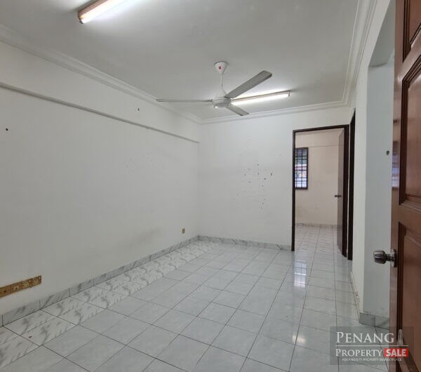 Krystal Heights Greenlane Flat Near Penang Bridge, e Gate, Lam Wah Ee For Rent 青草巷二房公寓出租