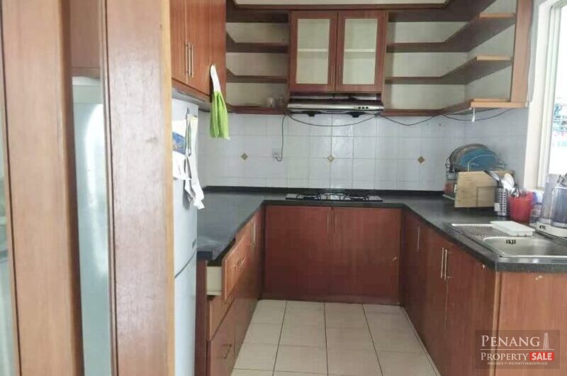 Value Buy! Renovated Putra Place with 1 Carpark