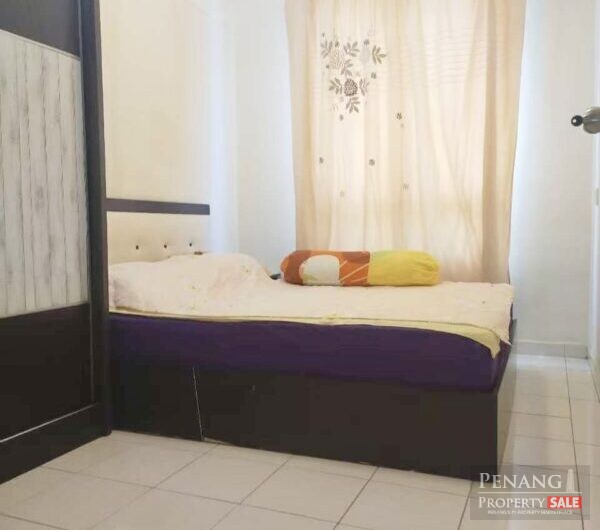 Value Buy! Renovated Putra Place with 1 Carpark