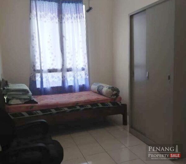 Value Buy! Renovated Putra Place with 1 Carpark