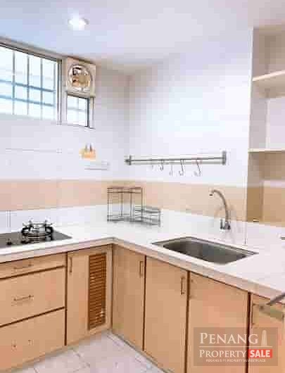 Halaman Kristal Block 1 At Lengkok Free School near Genearal Hospital, Klinik Kesihatan