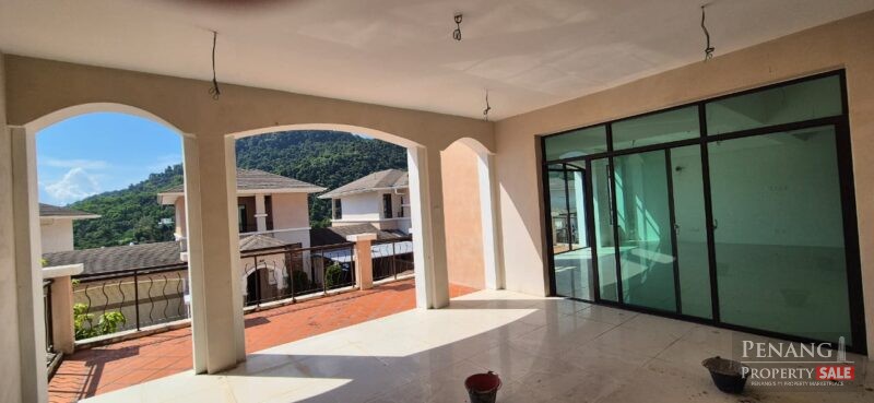 Moonlight Bay 4 Storey Villa Located in Batu Ferringhi