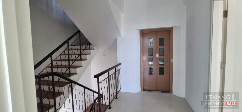 Moonlight Bay 4 Storey Villa Located in Batu Ferringhi