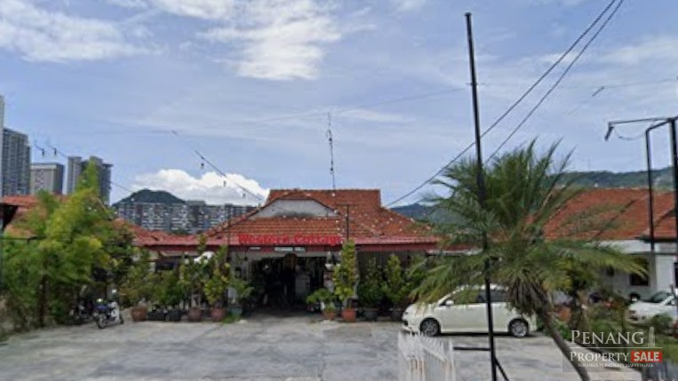 Single Storey Bungalow Facing Main Road