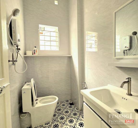 Double Storey Shophouse Near Burmah Road, Georgetown