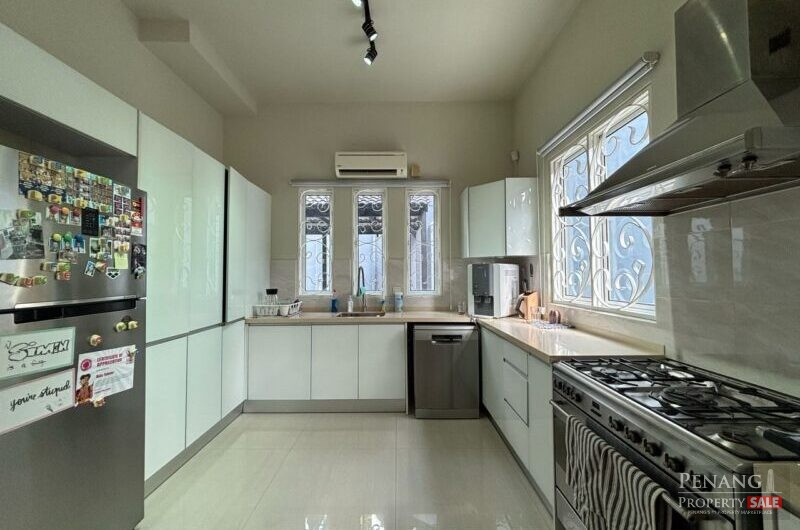 Hilltop Villas Seaview 6500sf Located in Batu Ferringhi – Low Density