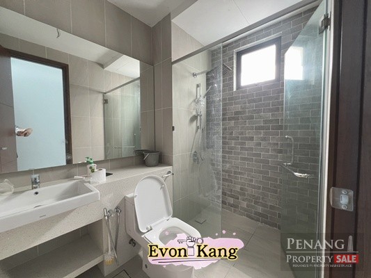 Q1 @ Bayan Lepas 950SF Bare Unit High Floor Exclusive Key on Hand