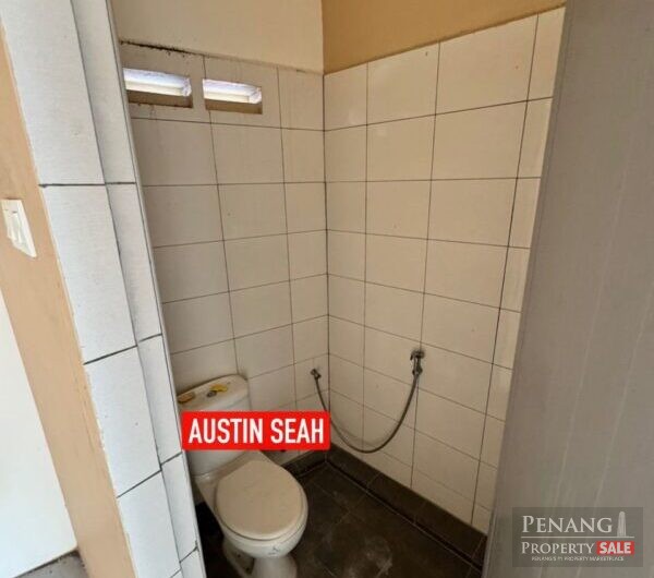 JALAN C Y CHOY 2.5 STOREY SHOPLOT For RENT, CORNER UNIT FACING MAIN ROAD