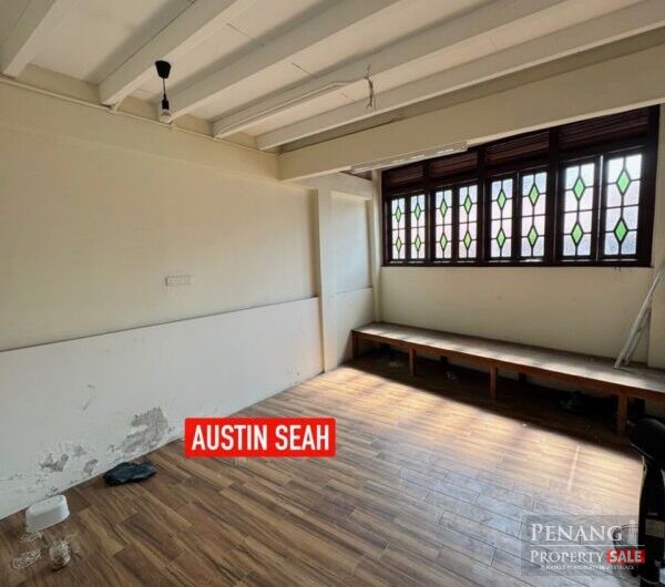 JALAN C Y CHOY 2.5 STOREY SHOPLOT For RENT, CORNER UNIT FACING MAIN ROAD