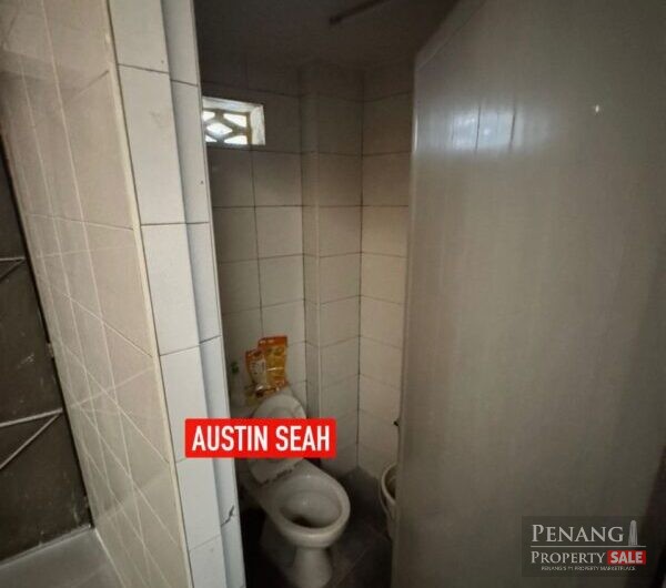 JALAN C Y CHOY 2.5 STOREY SHOPLOT For RENT, CORNER UNIT FACING MAIN ROAD