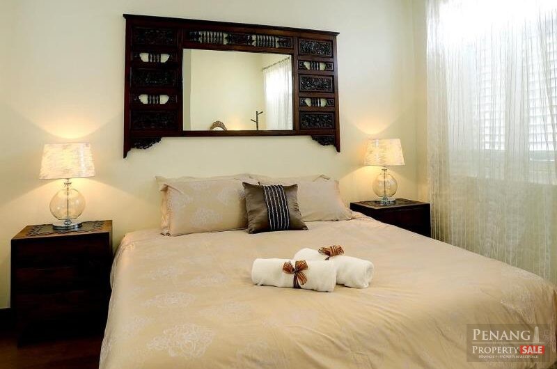 2 storey shop house end lot unit at kawasan Georgetown