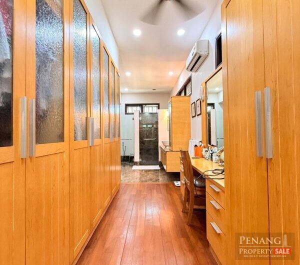 Semi-Detached House at Pulau Tikus (For Sale)