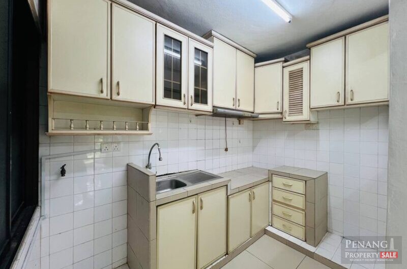 Villa Condo for rent at Relau Kitchen Well Conditions key with me