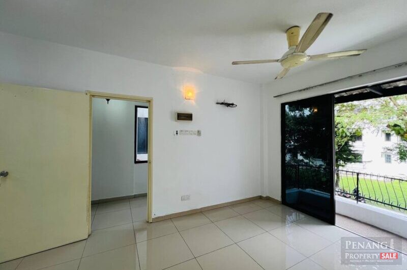 Villa Condo for rent at Relau Kitchen Well Conditions key with me
