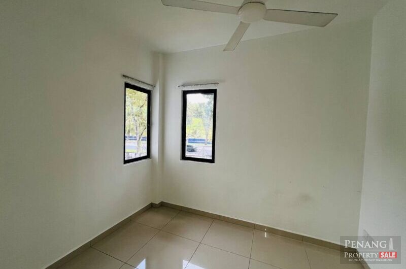 Villa Condo for rent at Relau Kitchen Well Conditions key with me