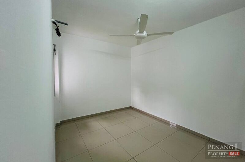 Villa Condo for rent at Relau Kitchen Well Conditions key with me