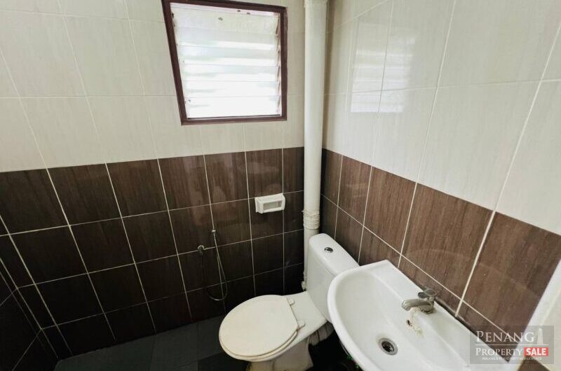 Villa Condo for rent at Relau Kitchen Well Conditions key with me