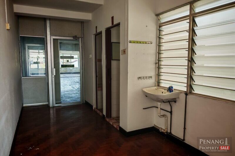 Double Storey Terrace, Jelutong