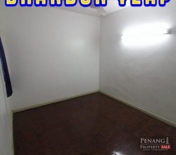 Villa Condo With Partially Furnished At Relau For Rent