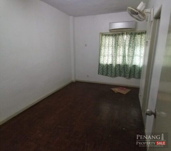 Villa Condo With Partially Furnished At Relau For Rent
