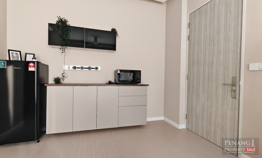 Quay West Brand New Nice ID For Rent