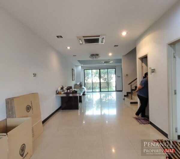 Palm Villa Gated & Guarded Rare In Market