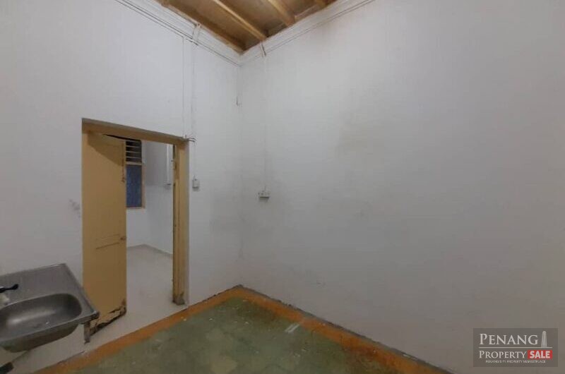 Double Storey @ Jalan Loh Boon Siew, Georgeotown