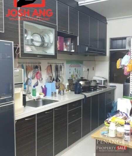 Serina Bay near Karpal Singh Drive 900sqft Fully Furnished Renovated 2 Car parks