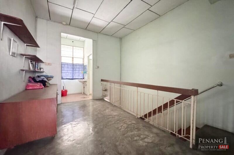 2 Storey Terrace Medan Tembaga Land 1900sf Greenlane Concrete floor