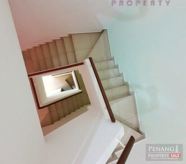 3 Storey Terrace @ Jelutong 3407 Sqft Fully Renovation