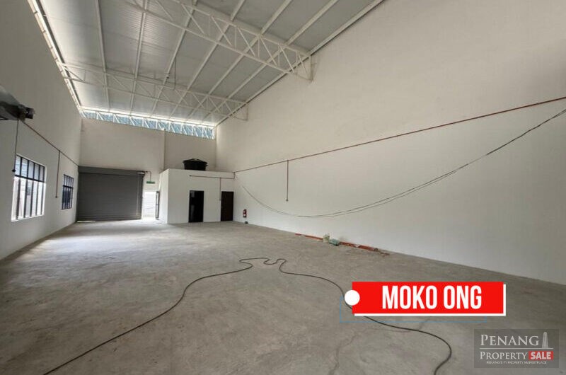 1.5 Storey Semi Detached Factory For Rent at Valdor