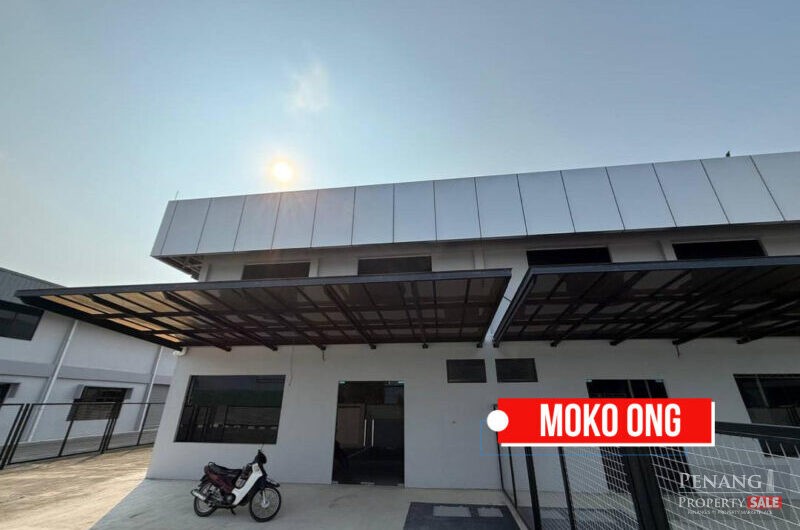 1.5 Storey Semi Detached Factory For Rent at Valdor