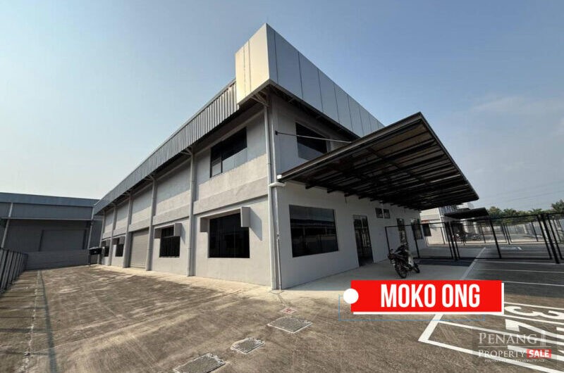 1.5 Storey Semi Detached Factory For Rent at Valdor